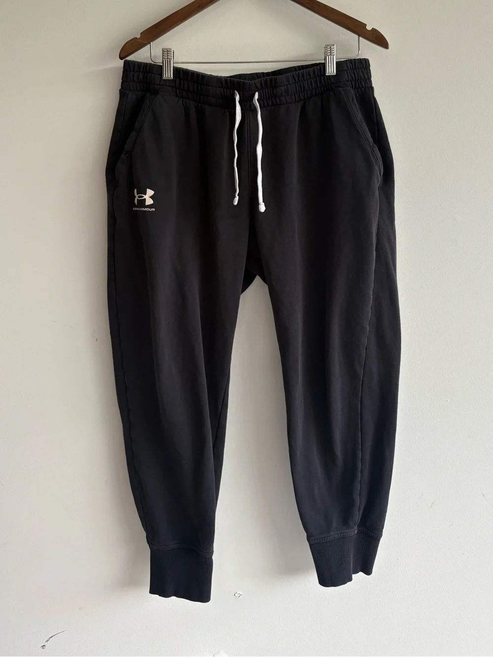Under Armour Men’s Black Fleece Jogger Sweatpants XL Loose Fit Athletic - Picture 2 of 9